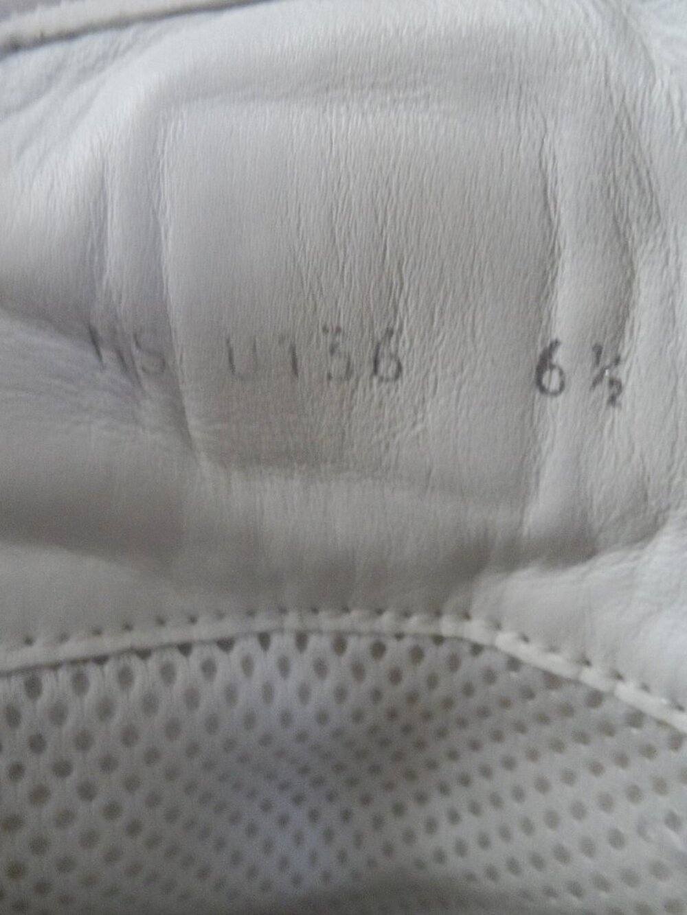 Louis Vuitton Off-White Leather baseball sneakers size 39/9US - Picture 15 of 15